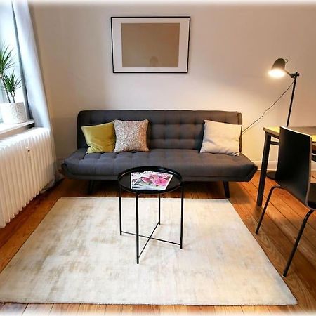 Gemuetlich - 2 Zimmer-Altbau, 24H Check-In Кил Екстериор снимка