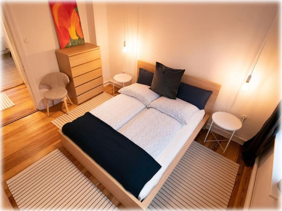 Gemuetlich - 2 Zimmer-Altbau, 24H Check-In Кил Екстериор снимка